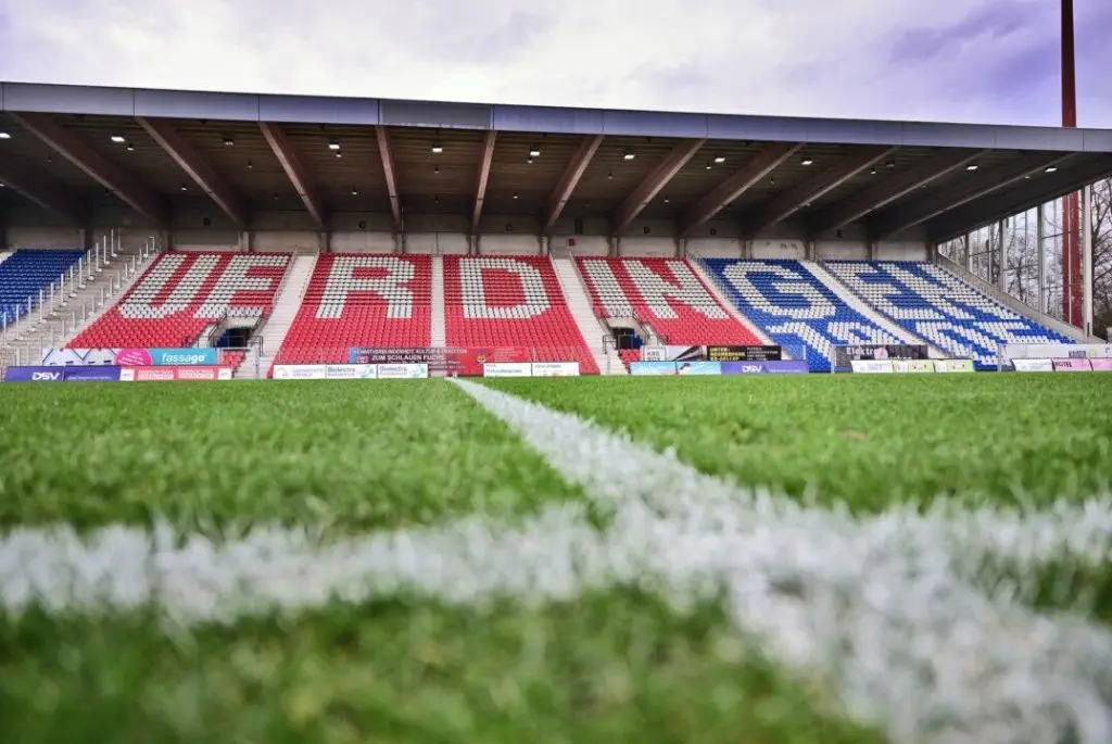 Tribüne des KFC Uerdingen im Grotenburg-Stadion